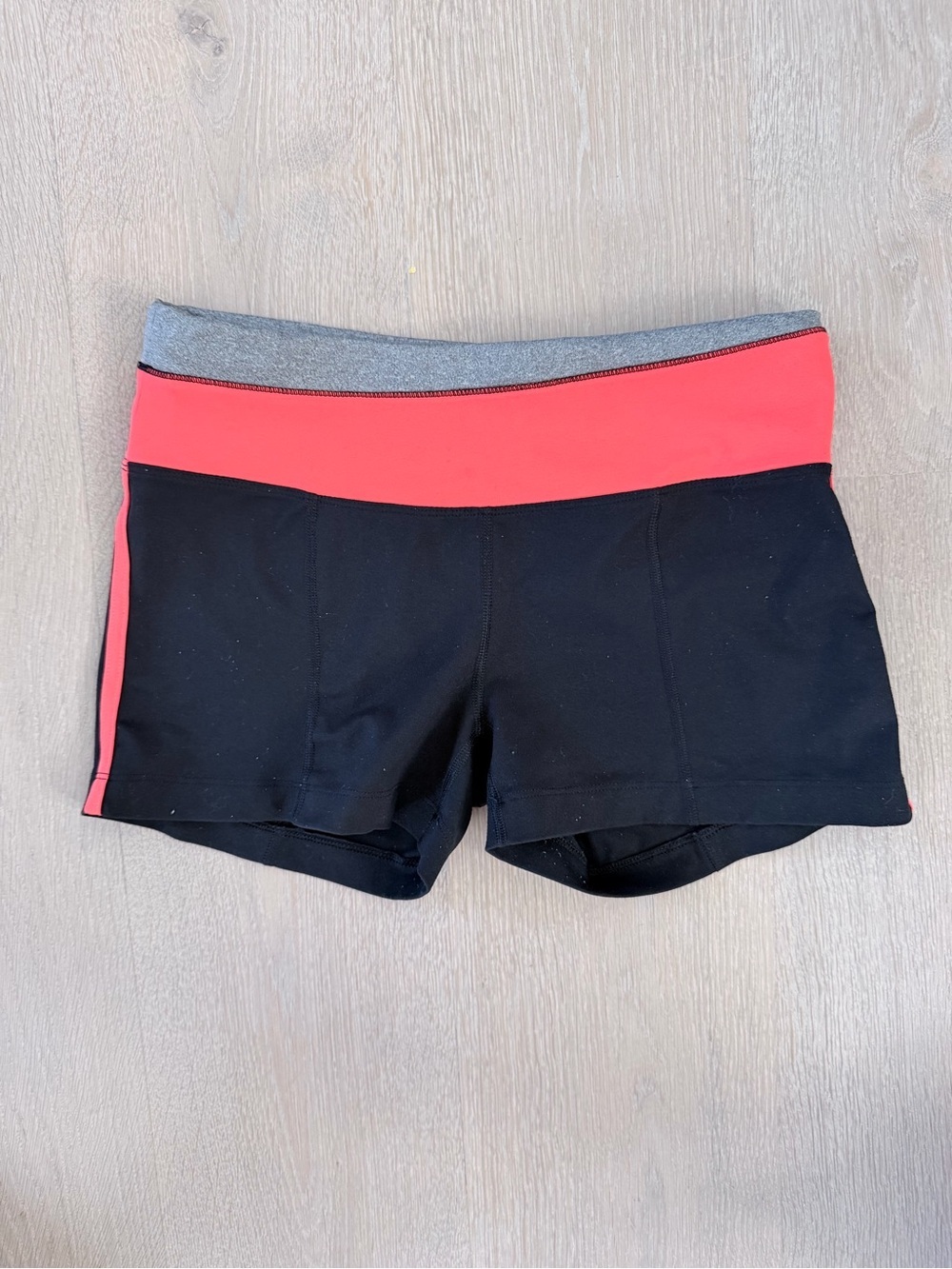 Active Fit Women's Black and Coral Performance Shorts size S